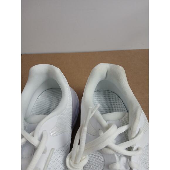 USED Nike Men\'s Revolution 5 Flyease Running Shoe, White, 9 main image 5